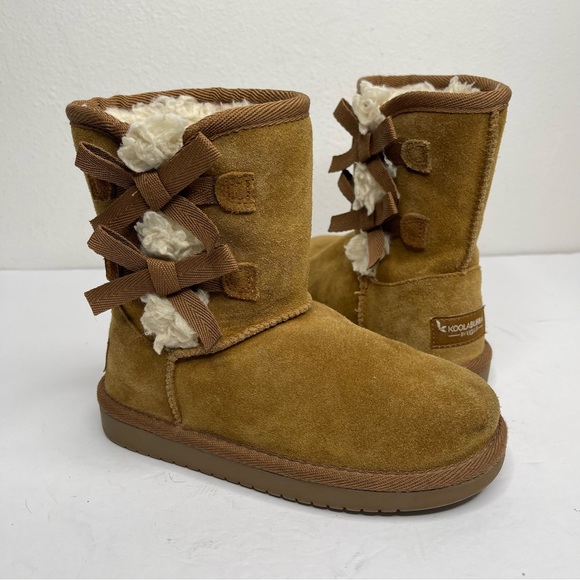Girls' Koolaburra UGG Victoria Short Fashion Boots in Chestnut Size 12 Bows - Picture 1 of 16